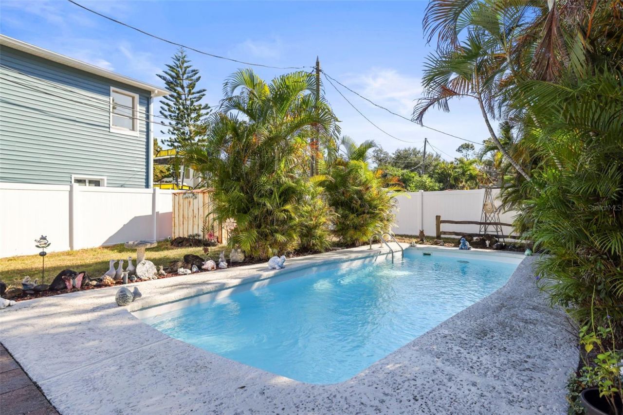 401 Davison Avenue Ne, Saint Petersburg, FL 33703 Photo