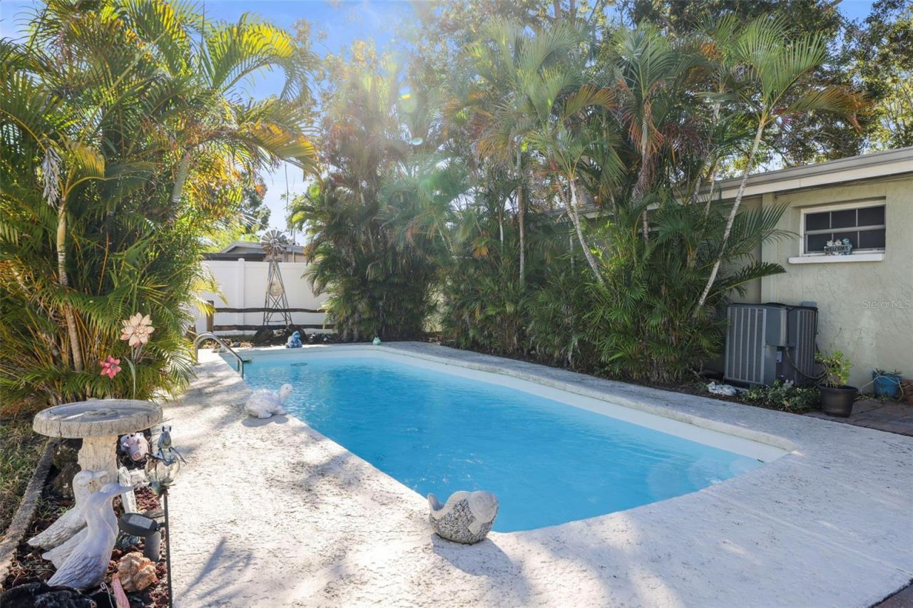 401 Davison Avenue Ne, Saint Petersburg, FL 33703 Photo