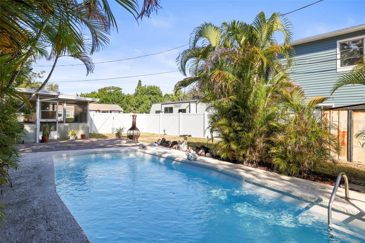 401 Davison Avenue Ne, Saint Petersburg, FL 33703 Photo