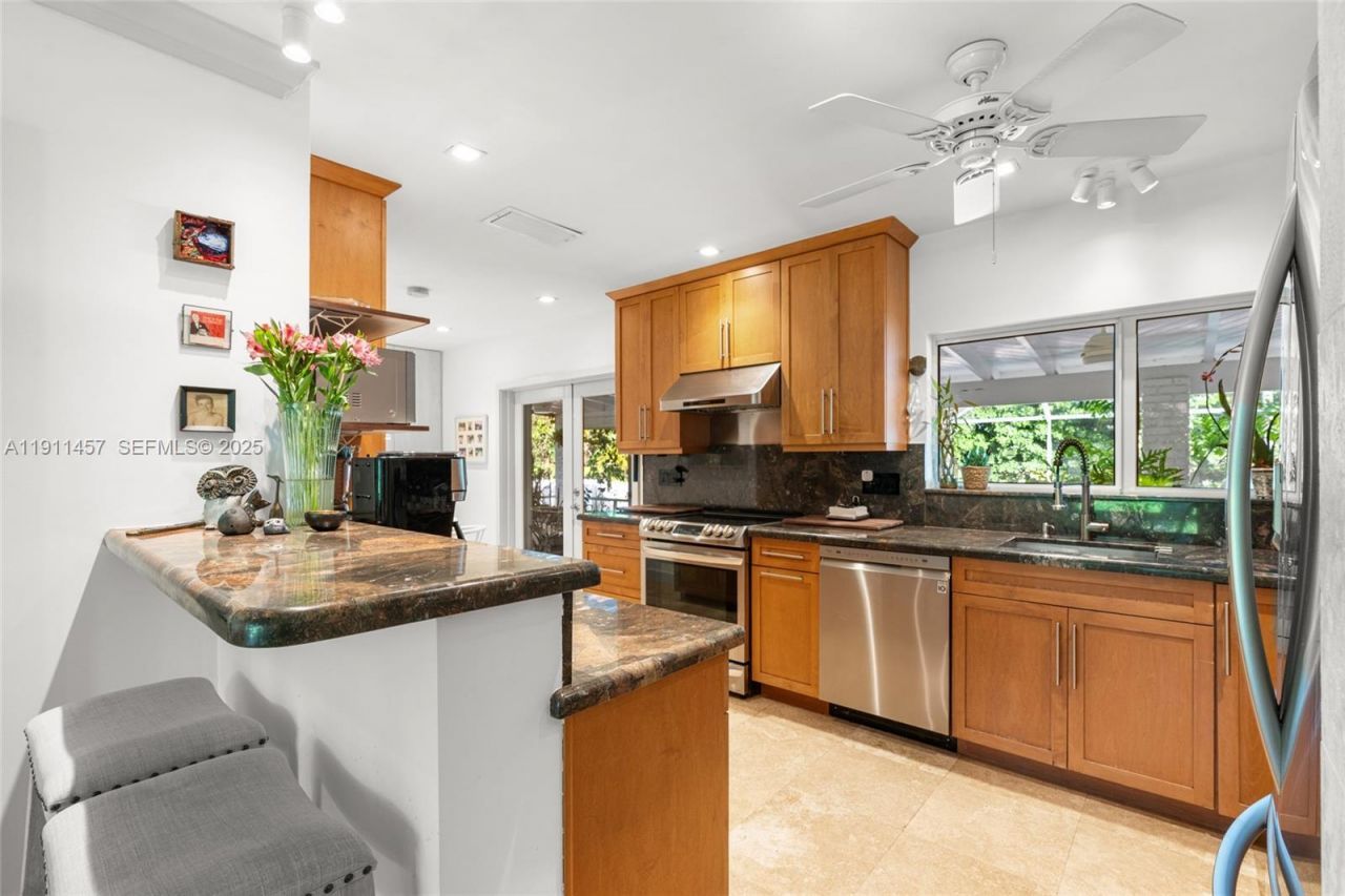 14941 SW 69th Ct, Palmetto Bay, FL 33158 Photo