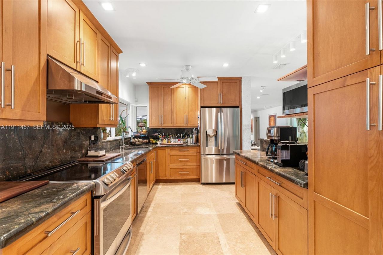 14941 SW 69th Ct, Palmetto Bay, FL 33158 Photo