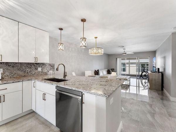 1020 Silk Oak Terrace, Unit 204, Delray Beach, FL 33445