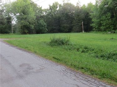 Goodland Street SE, Waynesburg, OH 44688