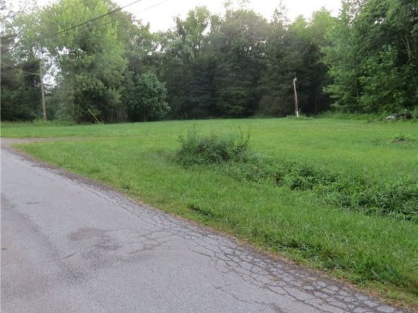 Goodland Street SE, Waynesburg, OH 44688