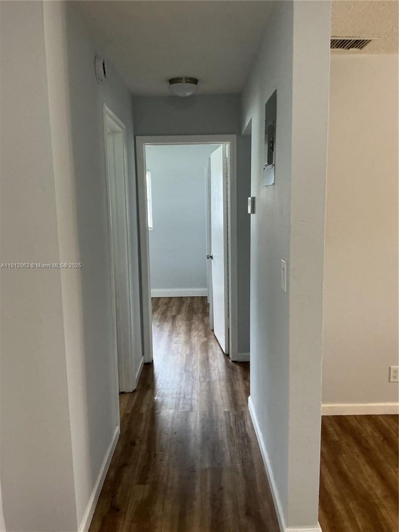 1433 SW 24th Ct, Unit 5, Fort Lauderdale, FL 33315 Photo