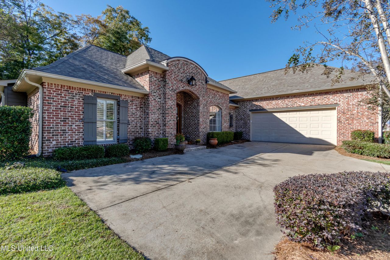 129 Victoria Place, Madison, MS 39110 Main Photo