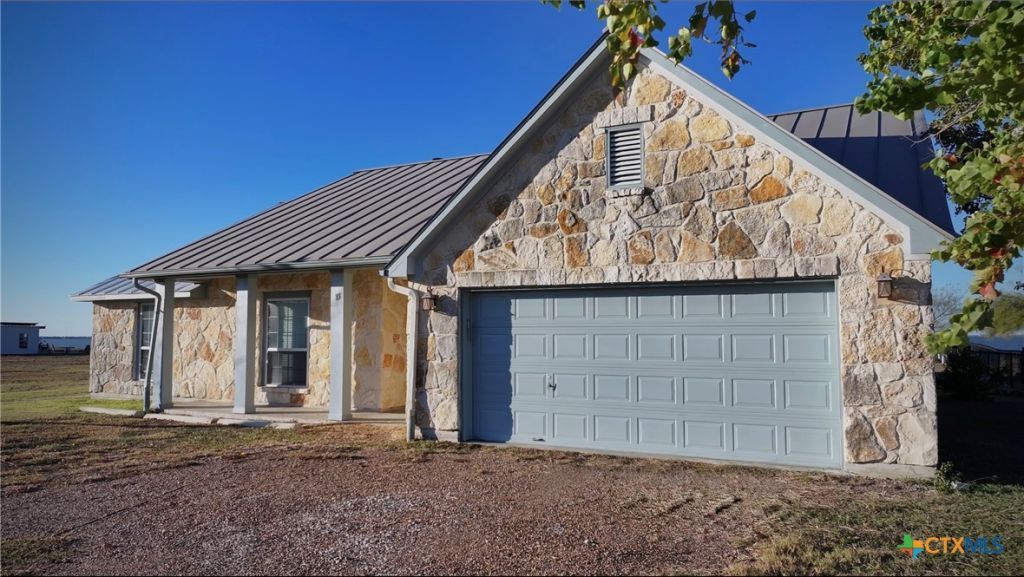 15 Alley Way, Port Lavaca, TX 77979 Main Photo