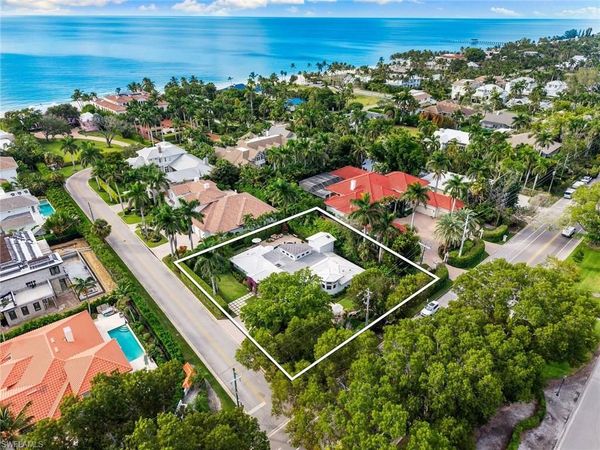 1980 Gordon DR, NAPLES, FL 34102