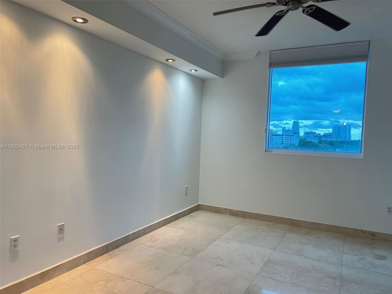 1401 SW 22nd St, Unit 803, Miami, FL 33145 Photo
