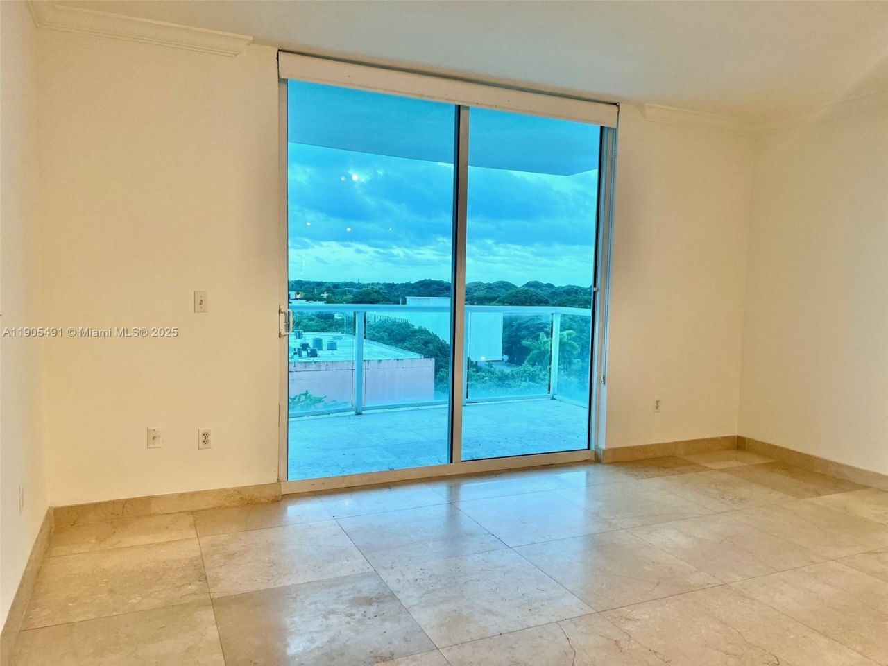 1401 SW 22nd St, Unit 803, Miami, FL 33145 Photo