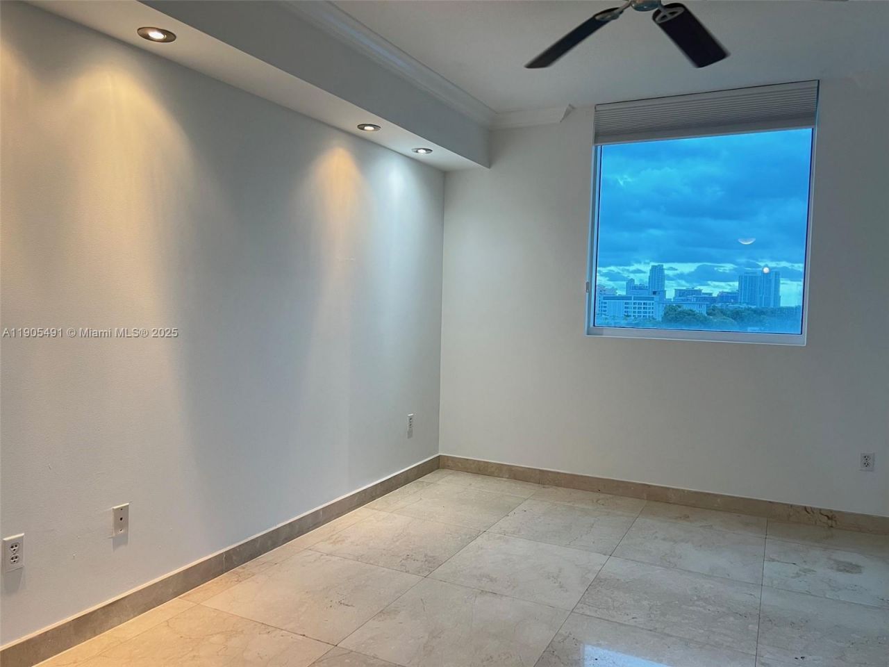 1401 SW 22nd St, Unit 803, Miami, FL 33145 Photo