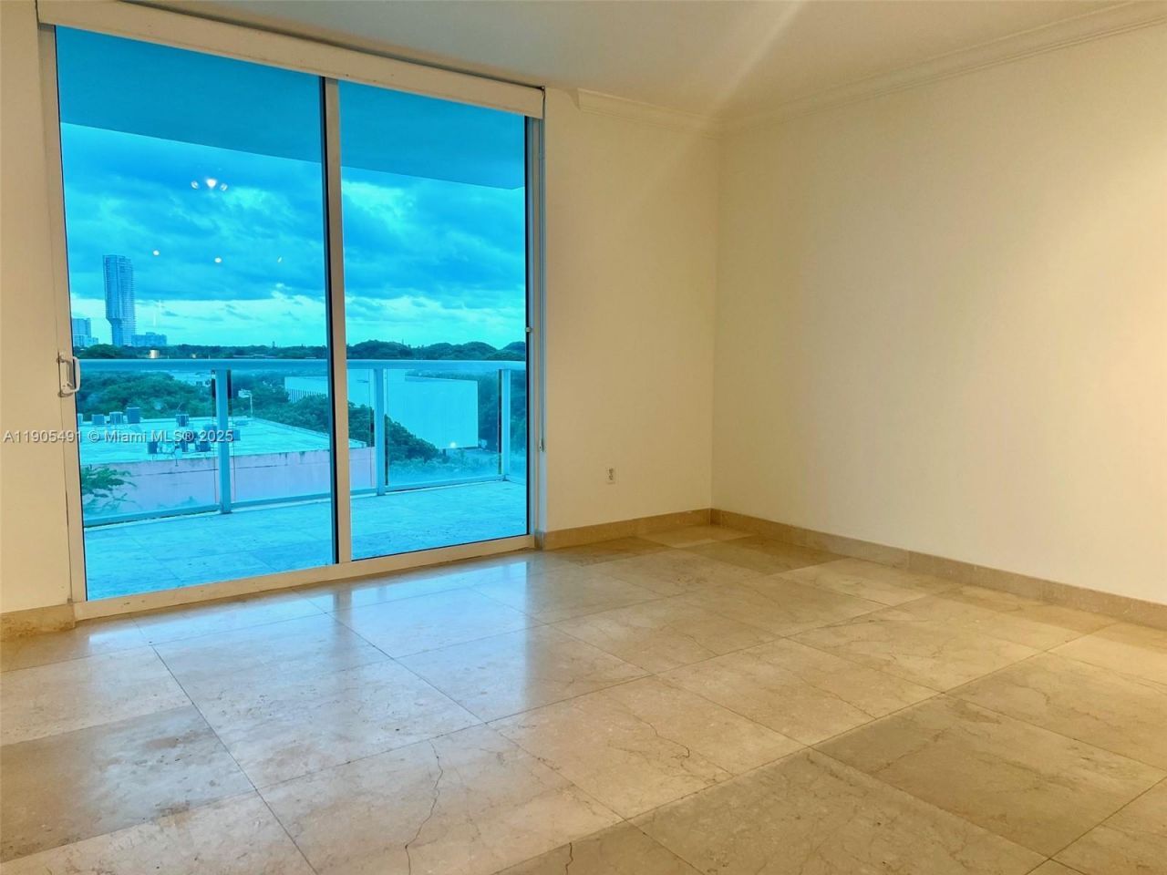 1401 SW 22nd St, Unit 803, Miami, FL 33145 Photo