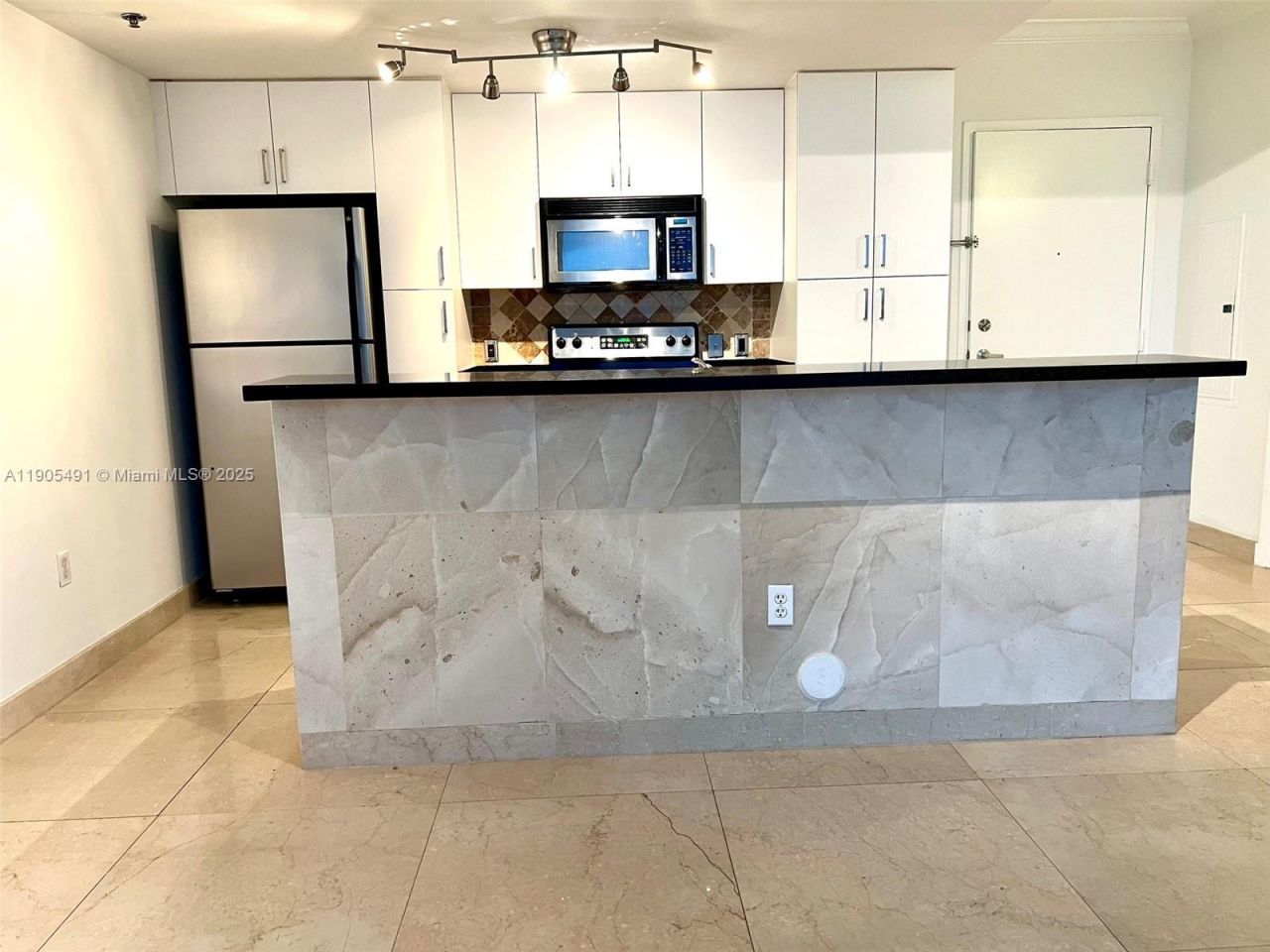 1401 SW 22nd St, Unit 803, Miami, FL 33145 Photo