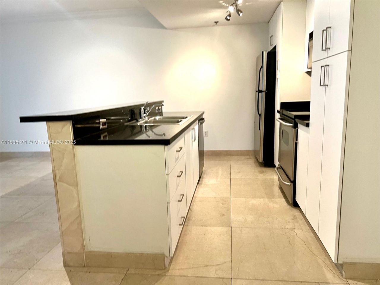 1401 SW 22nd St, Unit 803, Miami, FL 33145 Photo