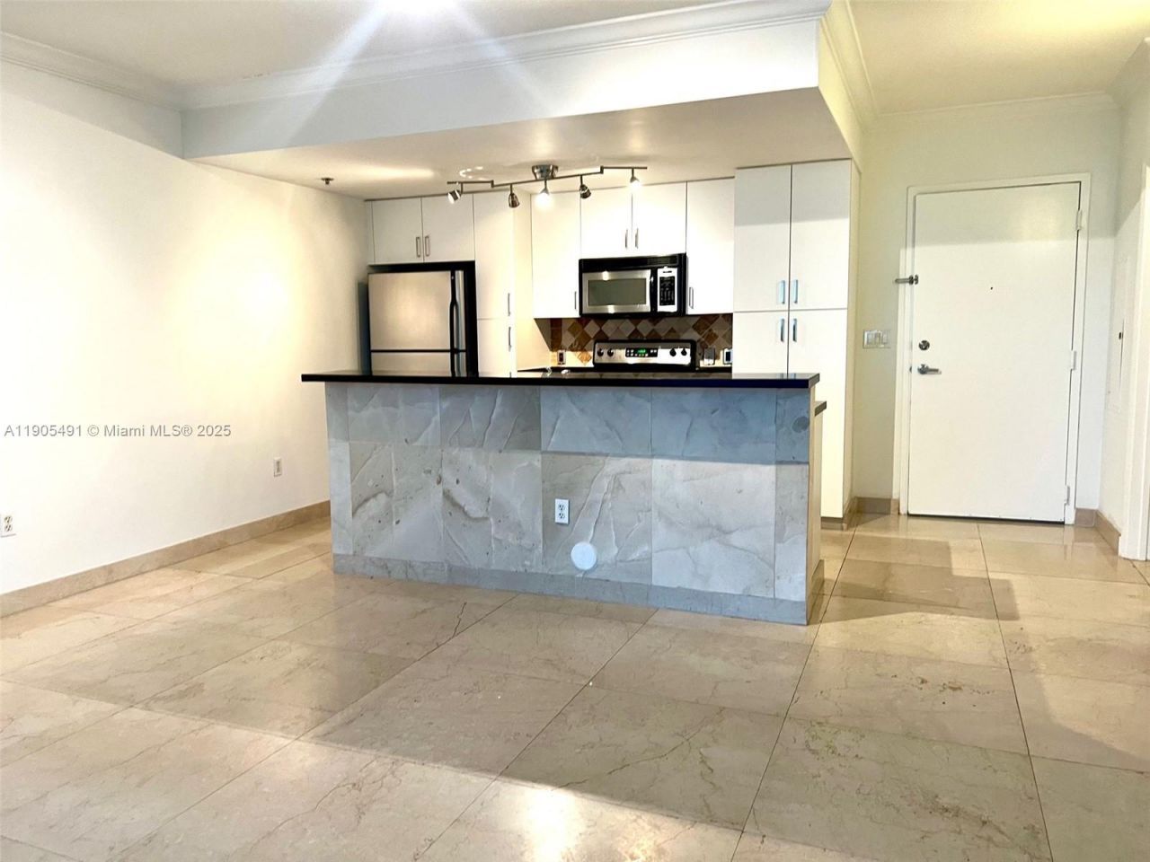 1401 SW 22nd St, Unit 803, Miami, FL 33145 Photo