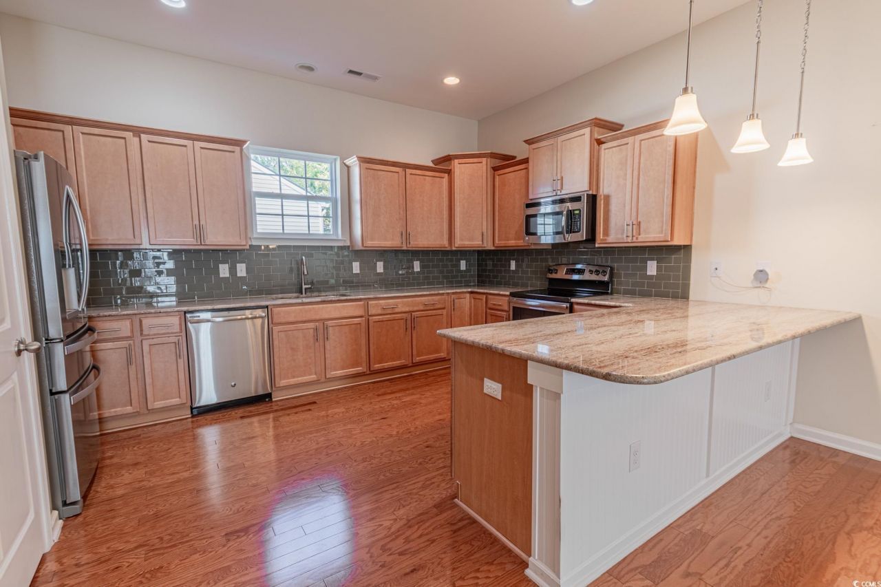 899 Callant Dr. Photo 10