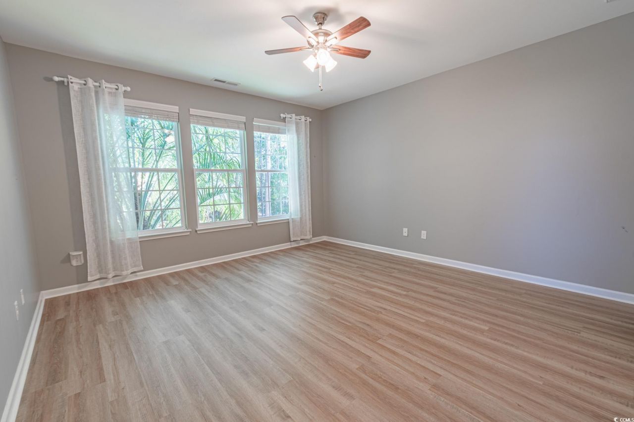 899 Callant Dr. Photo 15