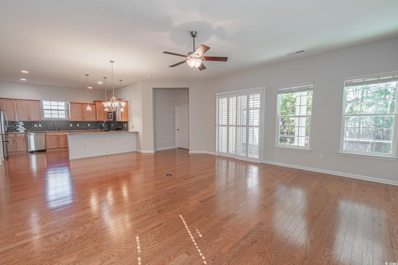 899 Callant Dr. Photo 9