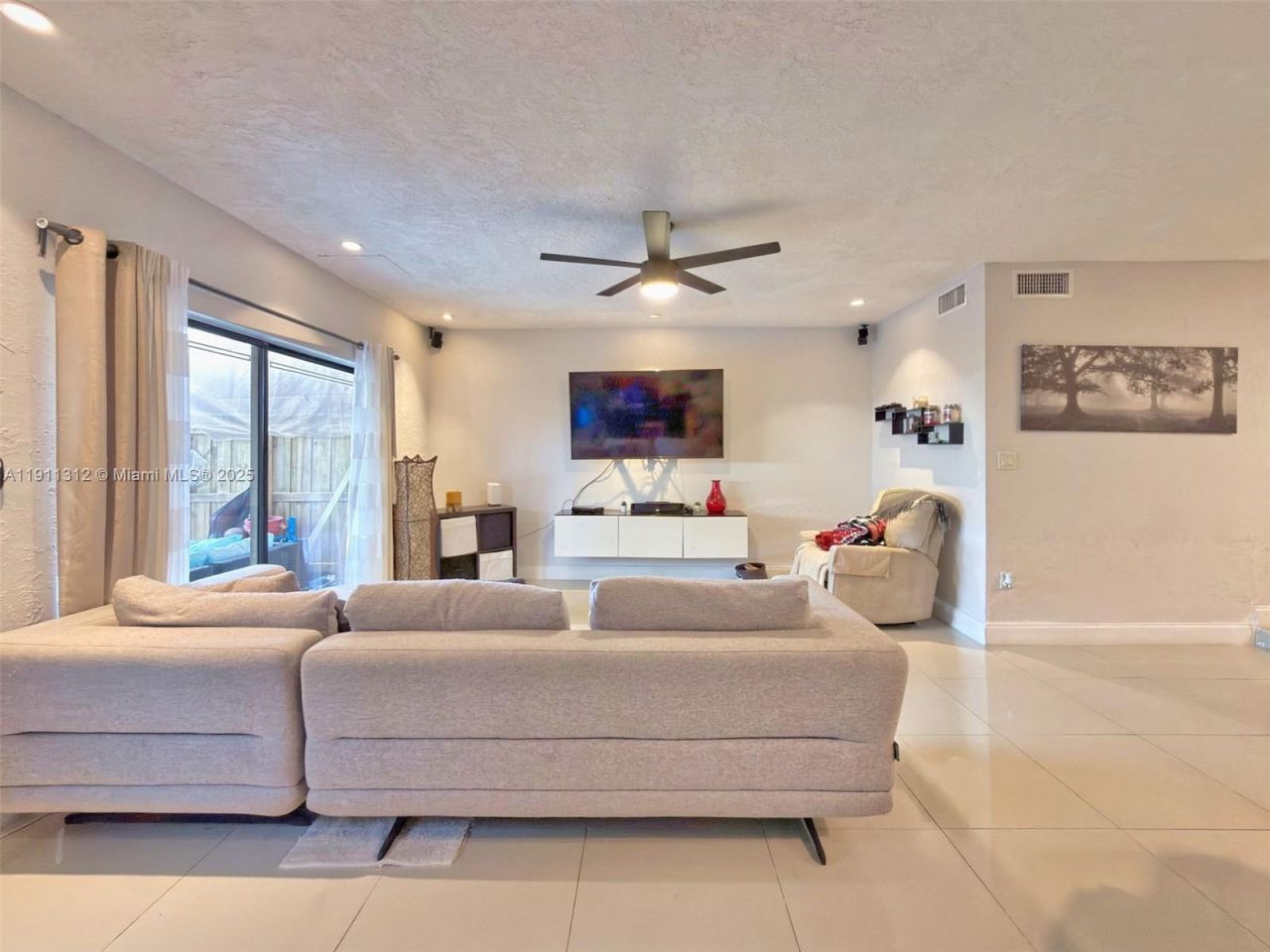 13415 SW 12th Ter, Miami, FL 33184 Photo