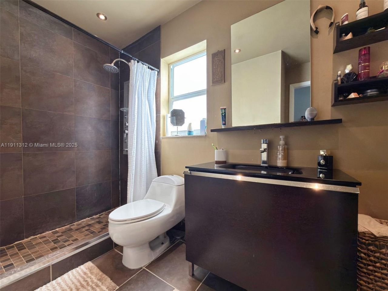 13415 SW 12th Ter, Miami, FL 33184 Photo