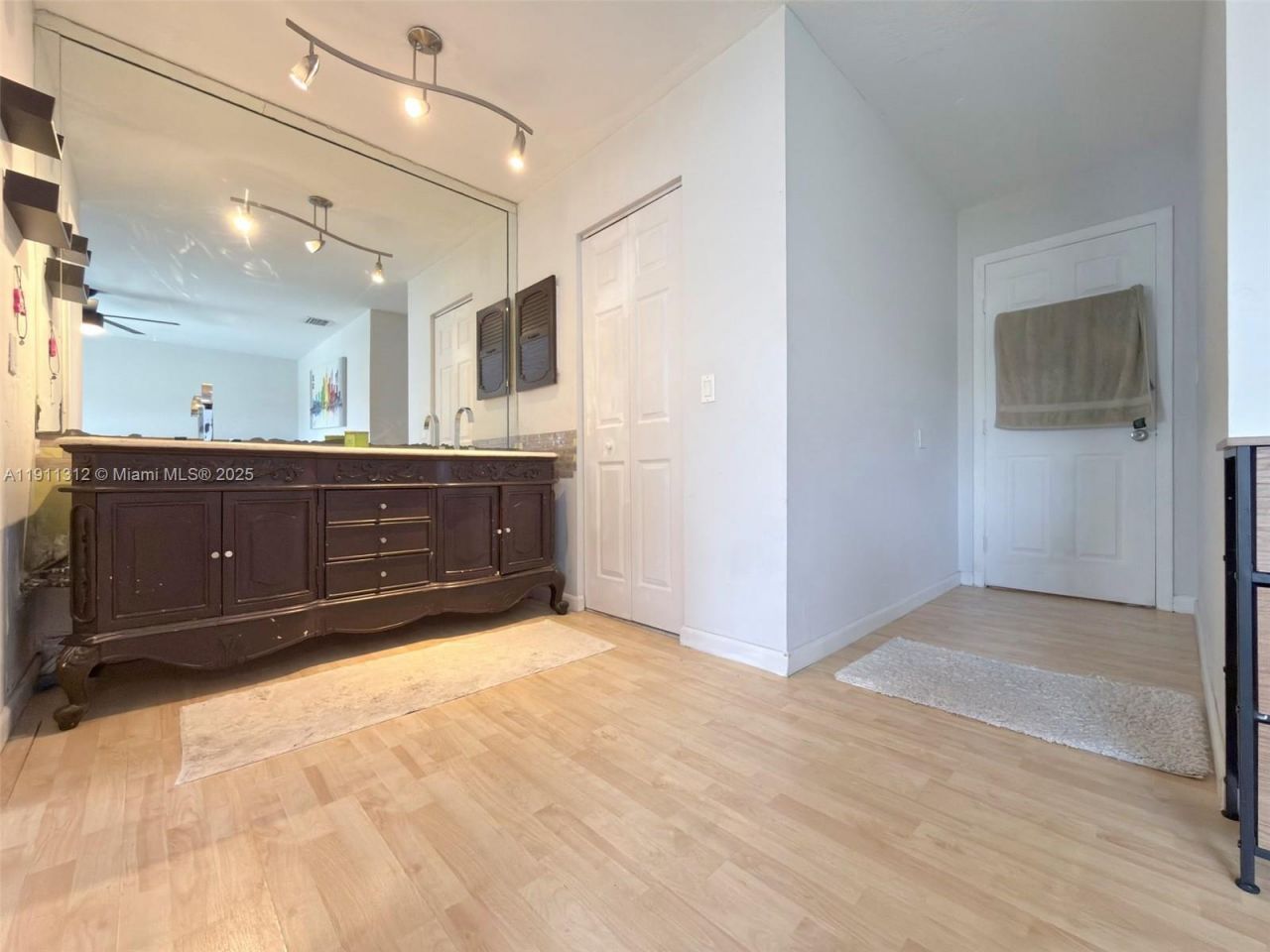 13415 SW 12th Ter, Miami, FL 33184 Photo