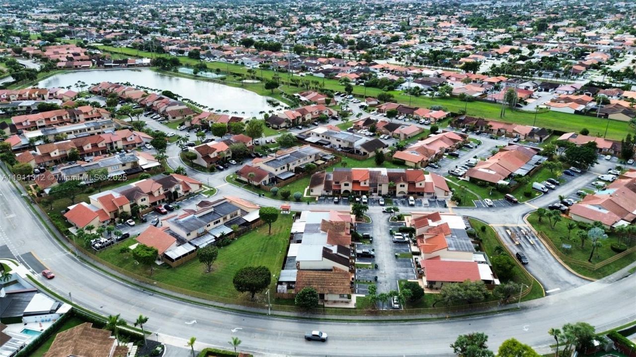 13415 SW 12th Ter, Miami, FL 33184 Photo