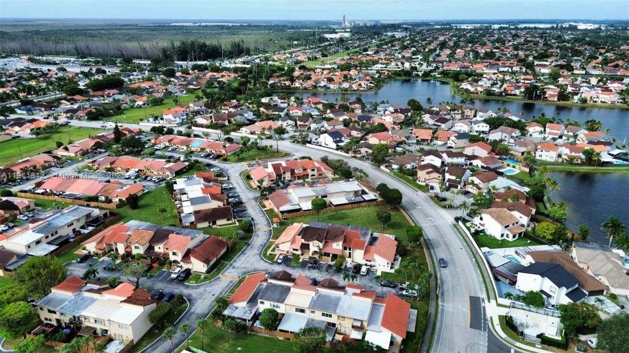 13415 SW 12th Ter, Miami, FL 33184 Photo