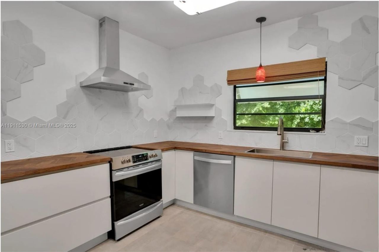 118 E 3rd Ct, Miami Beach, FL 33139 Photo