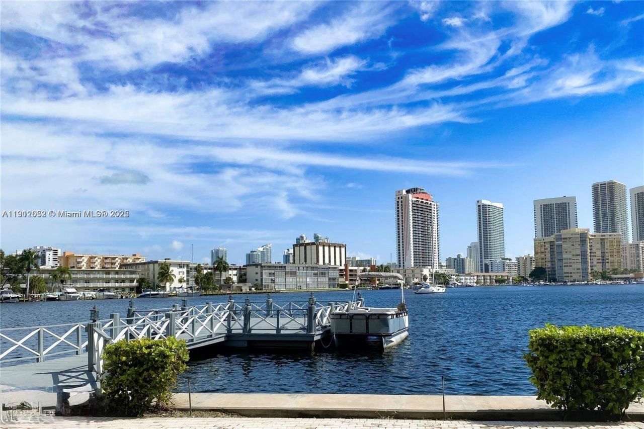 430 Golden Isles Dr, Unit 701, Hallandale Beach, FL 33009 Photo