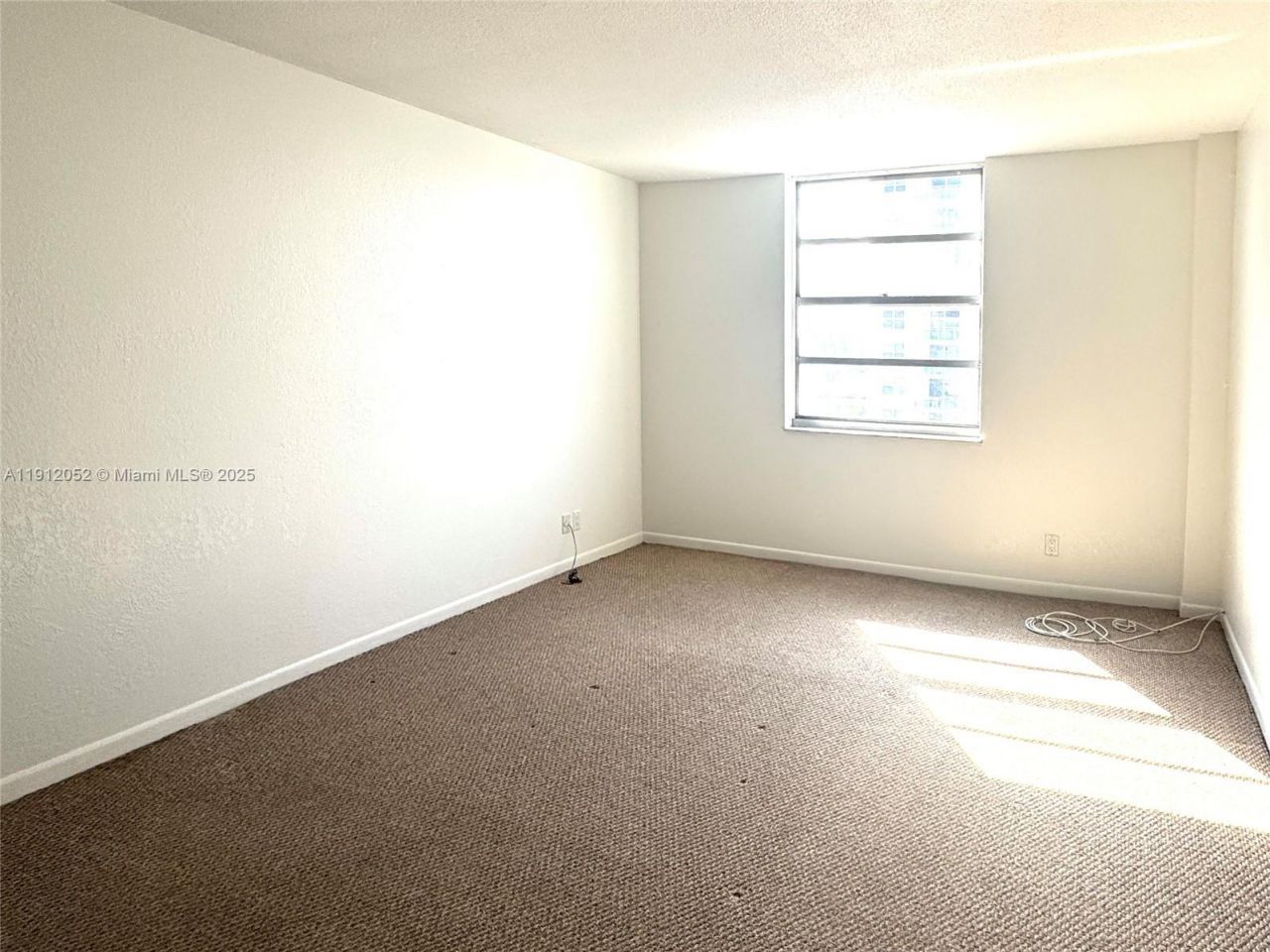 430 Golden Isles Dr, Unit 701, Hallandale Beach, FL 33009 Photo