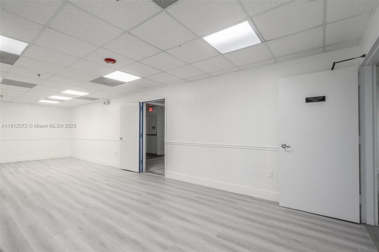 12550 Biscayne Blvd, Unit 502, North Miami, FL 33181 Photo