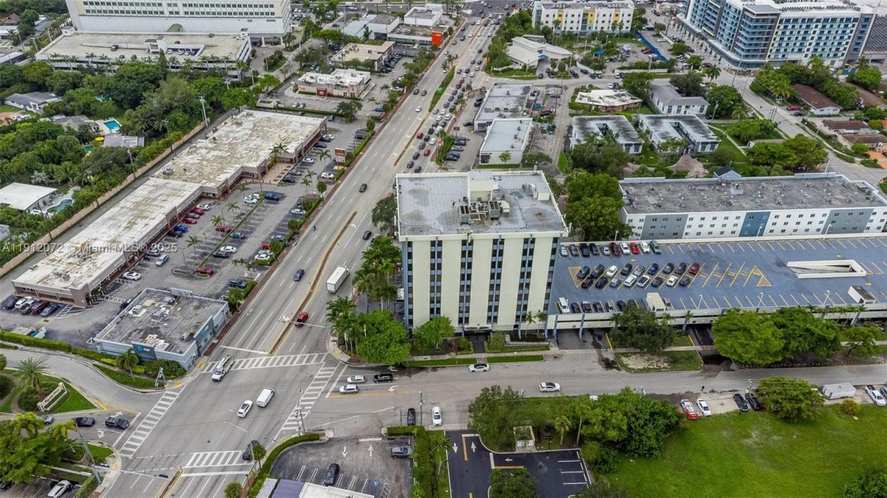 12550 Biscayne Blvd, Unit 502, North Miami, FL 33181 Photo