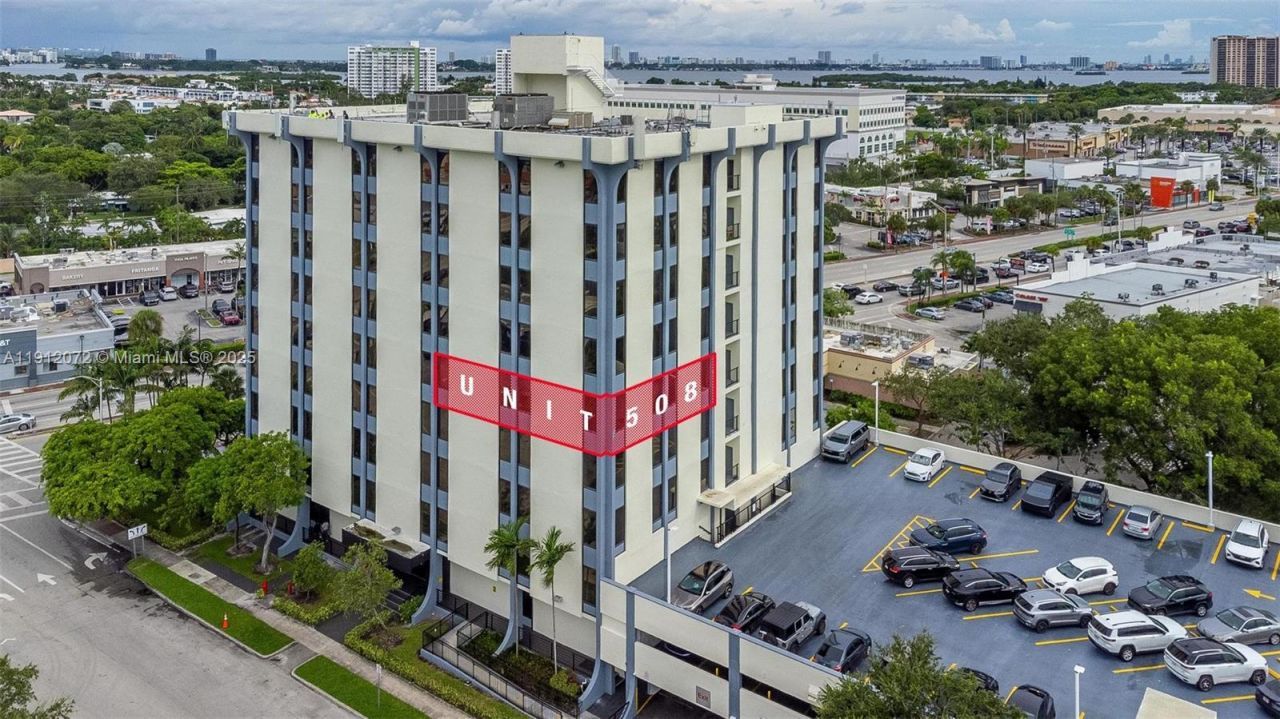 12550 Biscayne Blvd, Unit 502, North Miami, FL 33181 Photo