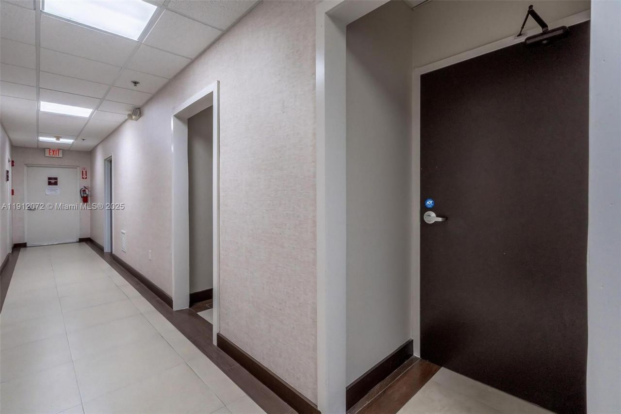 12550 Biscayne Blvd, Unit 502, North Miami, FL 33181 Photo