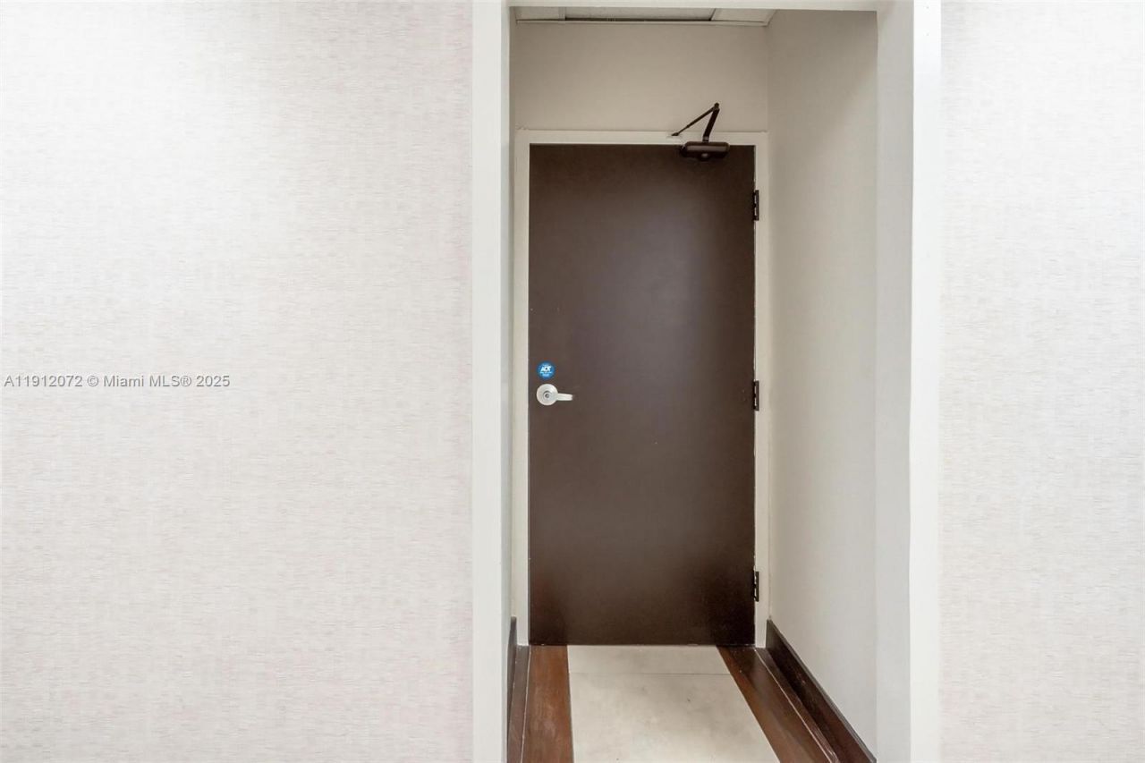 12550 Biscayne Blvd, Unit 502, North Miami, FL 33181 Photo