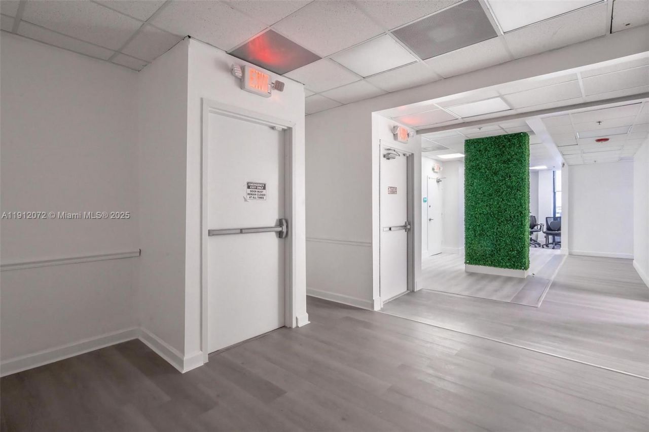 12550 Biscayne Blvd, Unit 502, North Miami, FL 33181 Photo