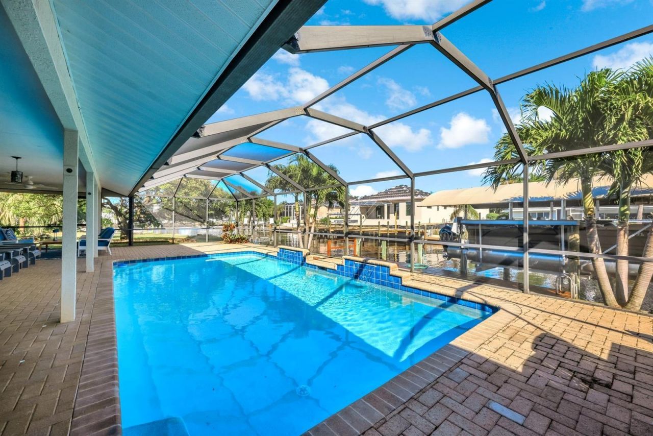 5805 SW 1st Place, Cape Coral, FL 33914 Photo