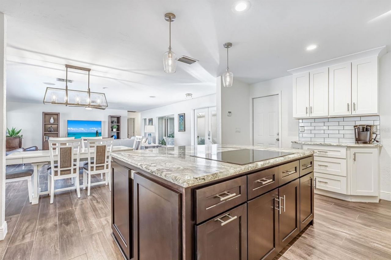5805 SW 1st Place, Cape Coral, FL 33914 Photo