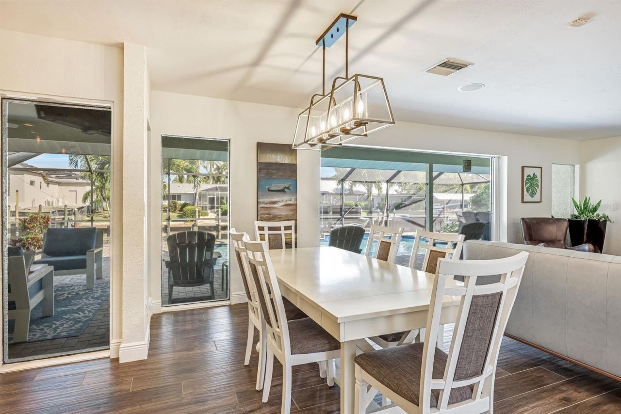 5805 SW 1st Place, Cape Coral, FL 33914 Photo
