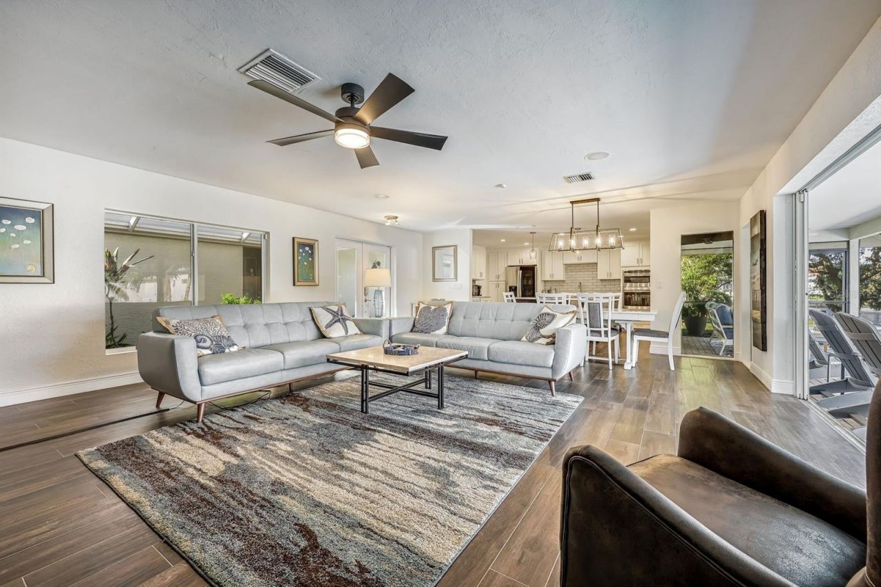 5805 SW 1st Place, Cape Coral, FL 33914 Photo