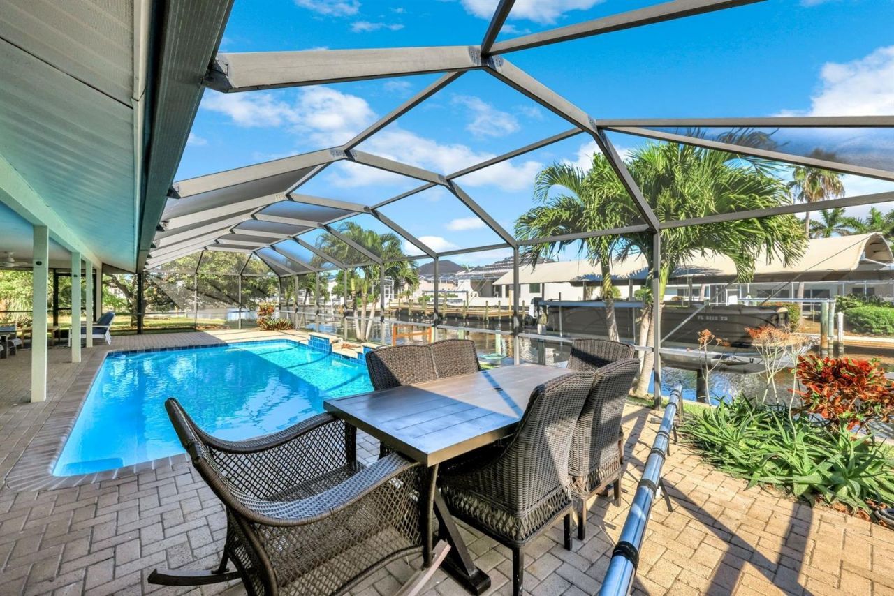 5805 SW 1st Place, Cape Coral, FL 33914 Photo