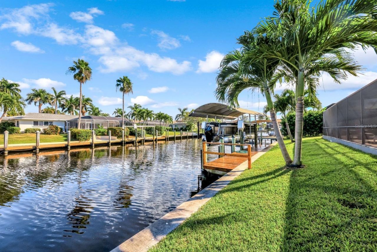 5805 SW 1st Place, Cape Coral, FL 33914 Photo