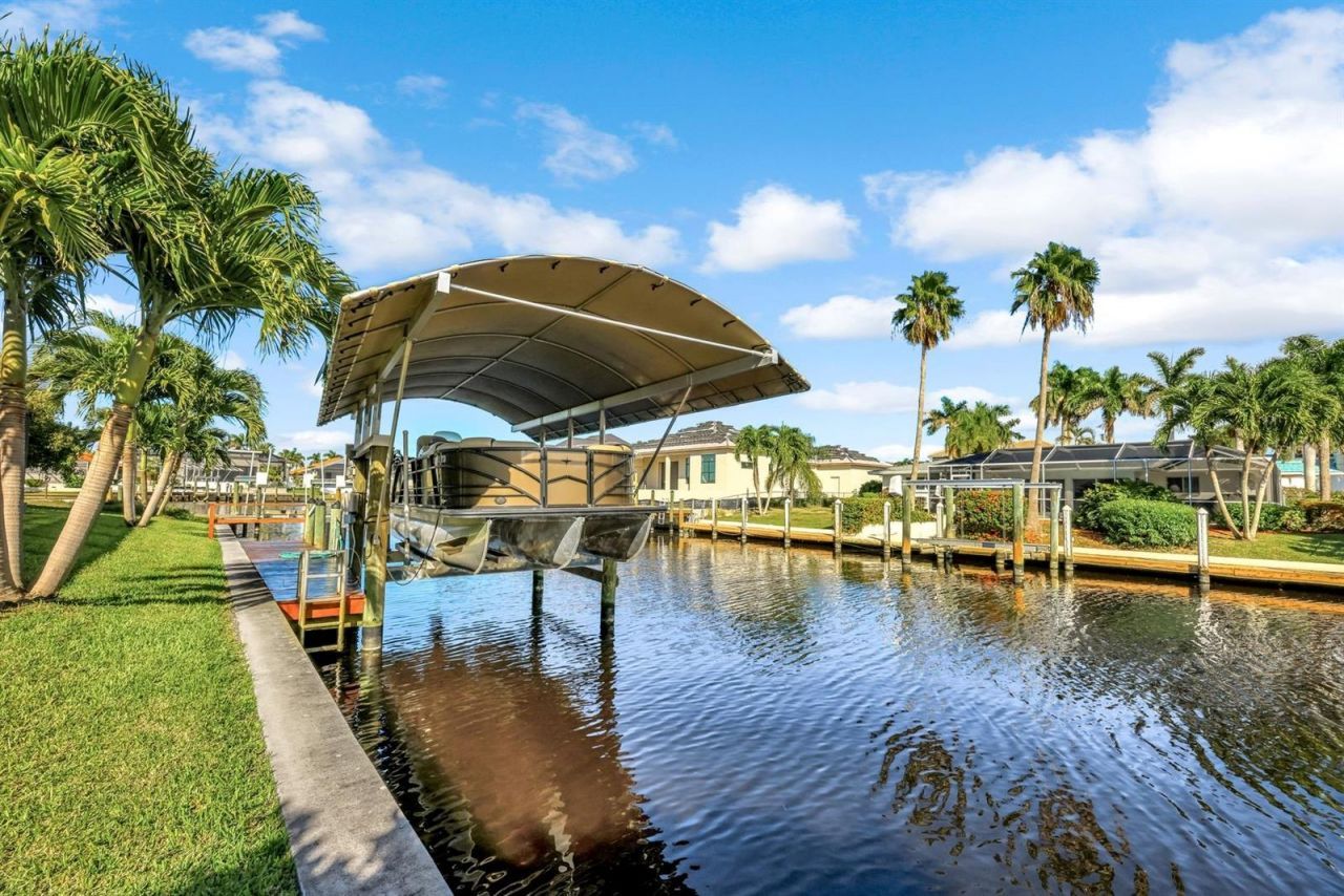 5805 SW 1st Place, Cape Coral, FL 33914 Photo
