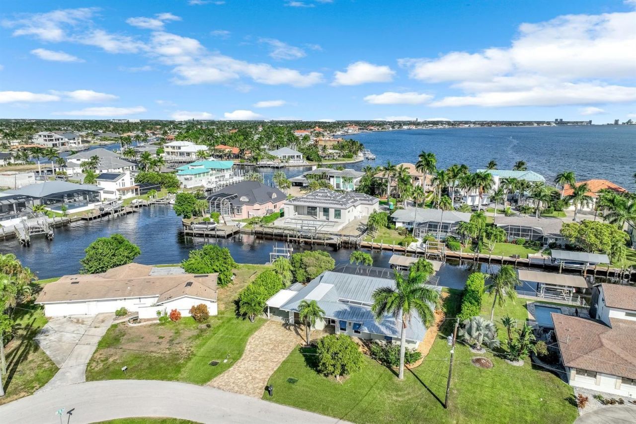5805 SW 1st Place, Cape Coral, FL 33914 Photo