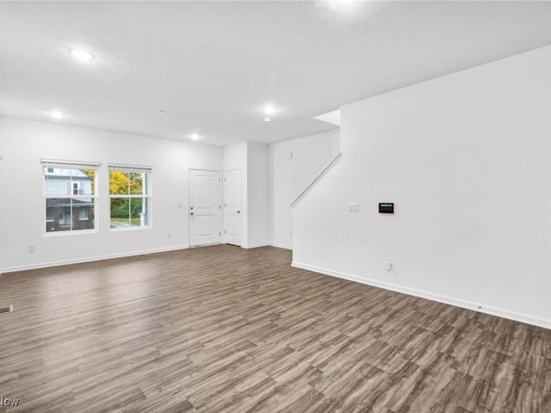 492 Douglas Street, Akron, OH 44307 Photo 12