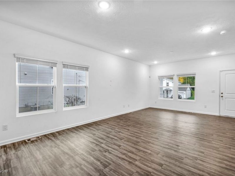 492 Douglas Street, Akron, OH 44307 Photo 13