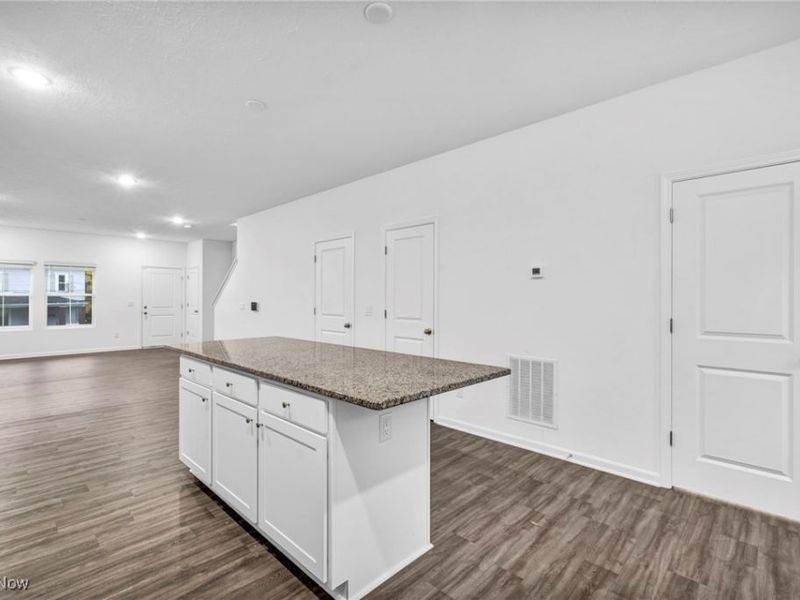 492 Douglas Street, Akron, OH 44307 Photo 14