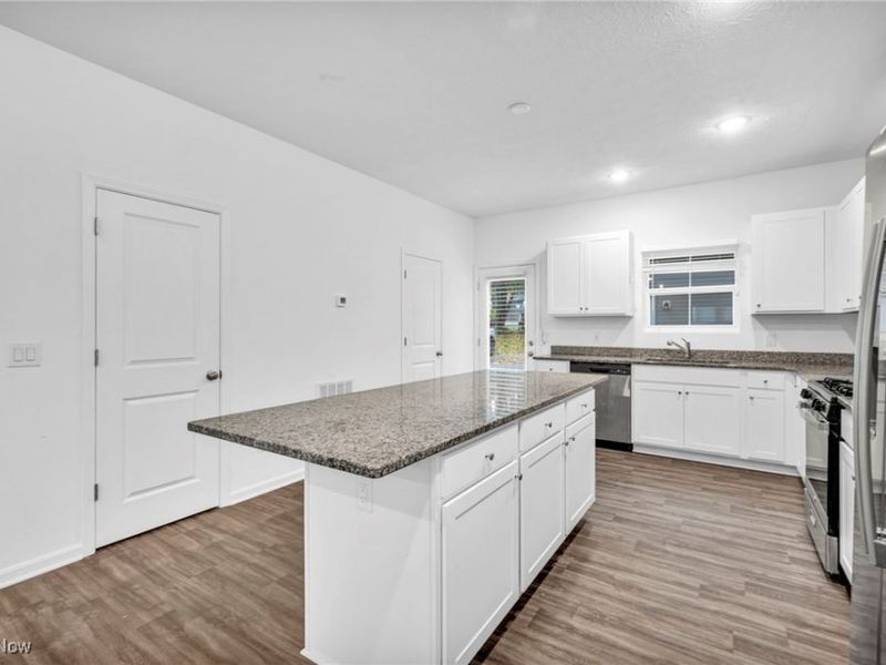 492 Douglas Street, Akron, OH 44307 Photo 17