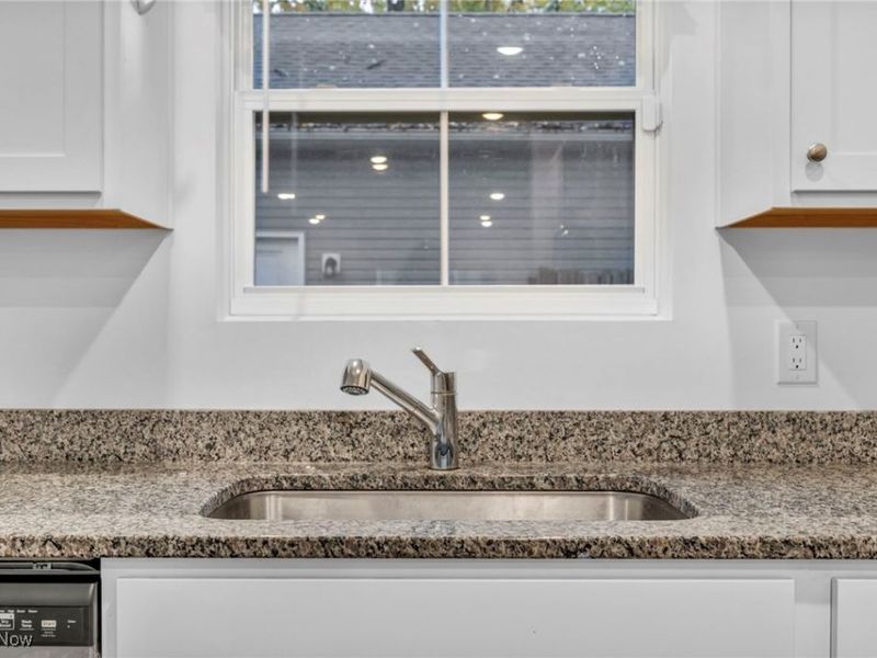 492 Douglas Street, Akron, OH 44307 Photo 19