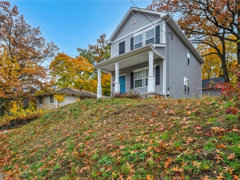 492 Douglas Street, Akron, OH 44307 Photo 4